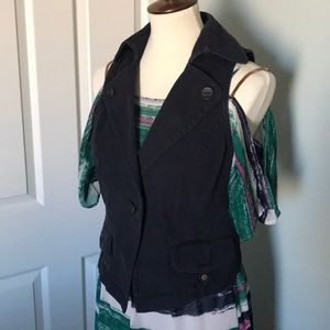 🎉✅Loft Navy Blue one button Vest! Must have!